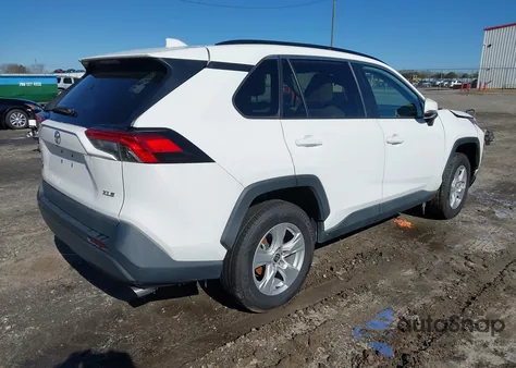 2021 Toyota Rav4 Xle z USA, uszkodzony, nr VIN 2T3W1RFV1MC160907